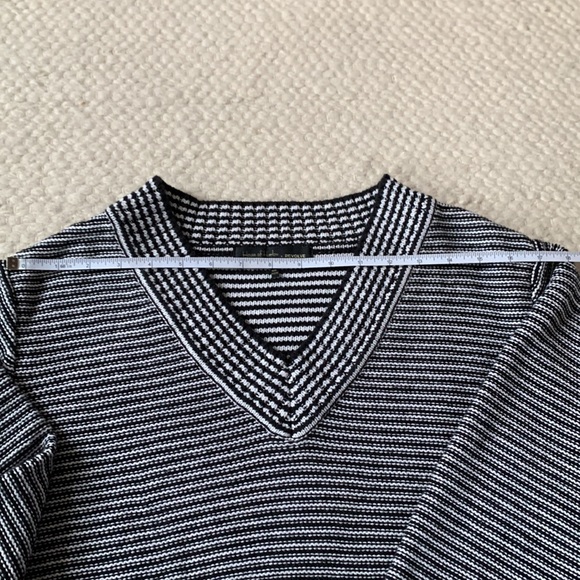 House of Harlow 1960 Revolve V neck striped sweater S - Picture 7 of 8